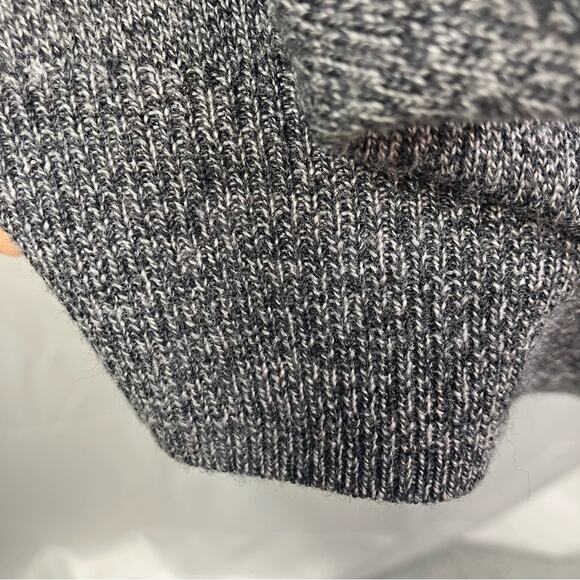 Express Men’s L V-Neck Long Sleeve Color-block Merino Wool‎ Sweater Black Grey - Picture 6 of 13